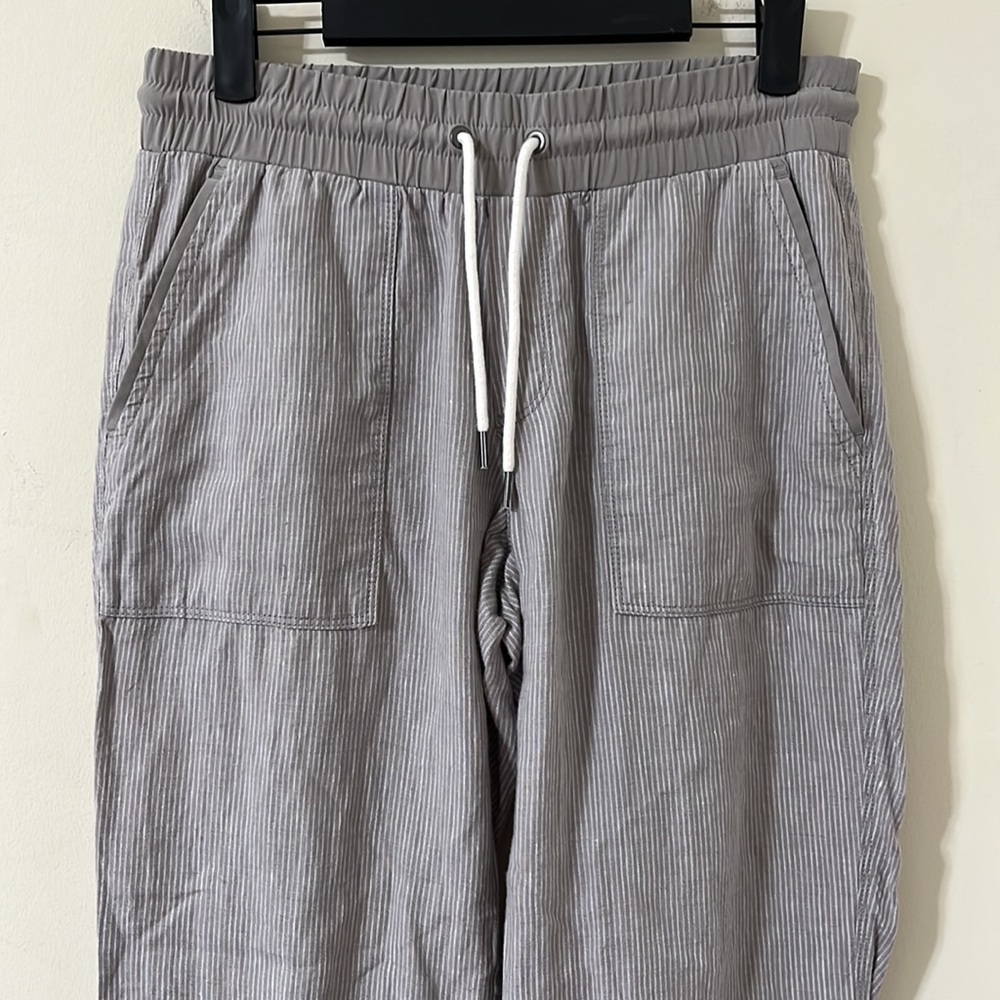 Athleta 100% Linen Grey Pinstrip High Rise Straight Leg Pants Size 4 - Picture 2 of 10